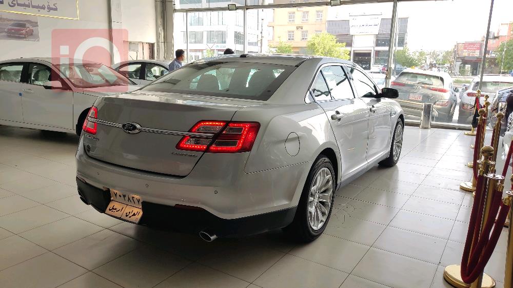 Ford Taurus